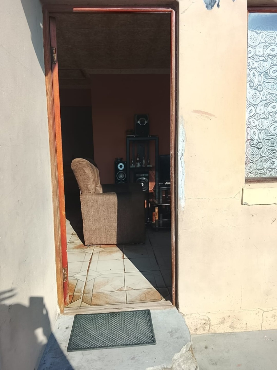  Bedroom Property for Sale in Umrhabulo Triangle Western Cape
